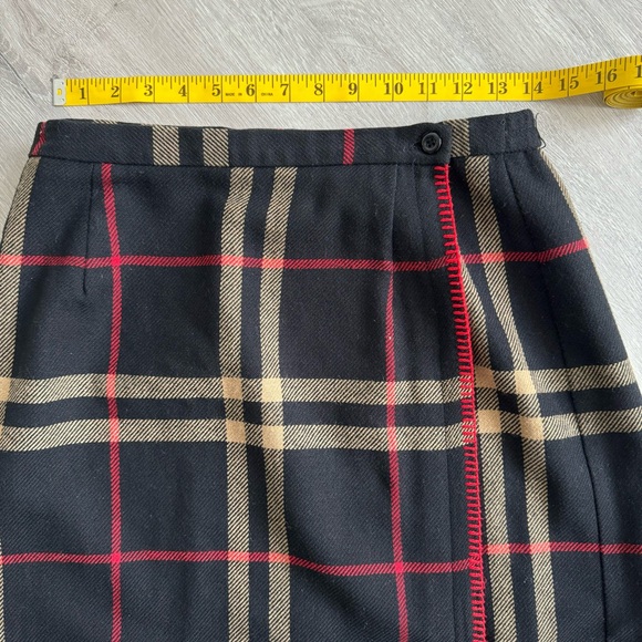 Requirements Plaid Skirt - Picture 8 of 11